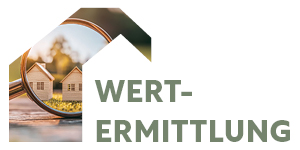 Lupe vergrößert Modellhäuser – Schriftzug ‚Wert­ermittlung‘ im Haus-Symbol.